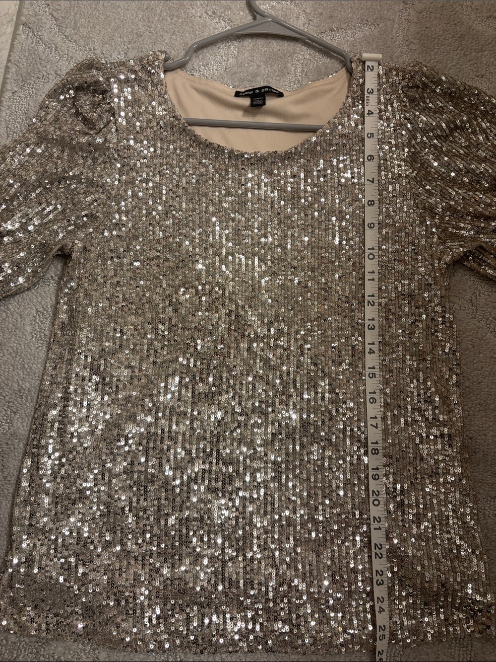 Cable & Gauge gold Sequin Short Puff Sleeve Top - Picture 4 of 5